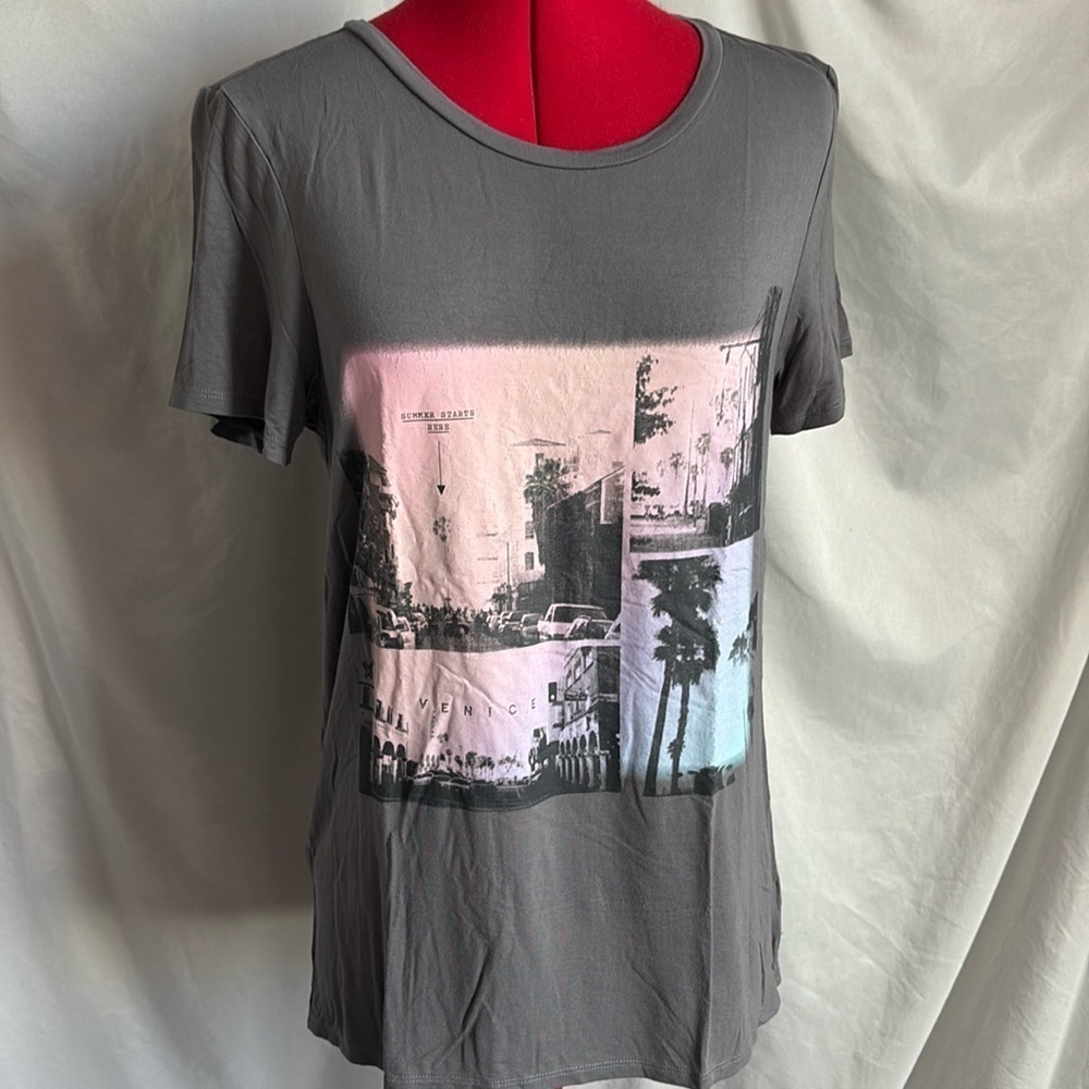 American eagle outfitters screen printed t shirt SM462